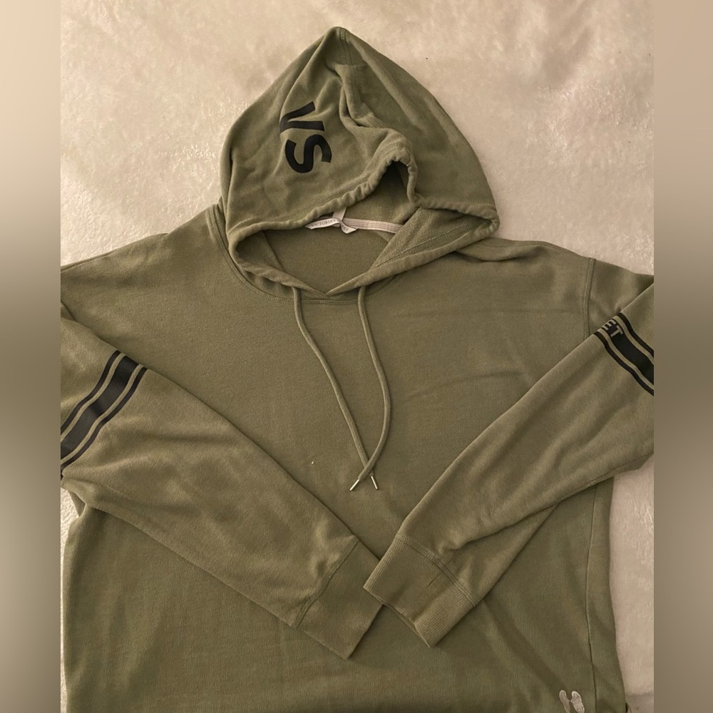 VS Lightweight Hoodie